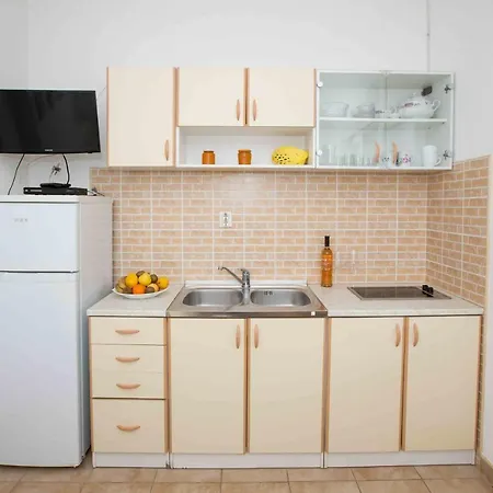12058b Žuljana
